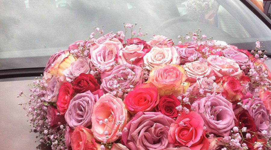 Opulentes Rosenarrangement in Rosétönen